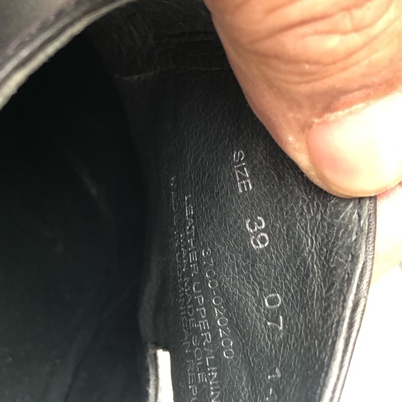 Dansko Bonita Black Leather Booties Boots Shoes Cut Out Zip Back EUR 39 US 8.5 - Picture 11 of 12